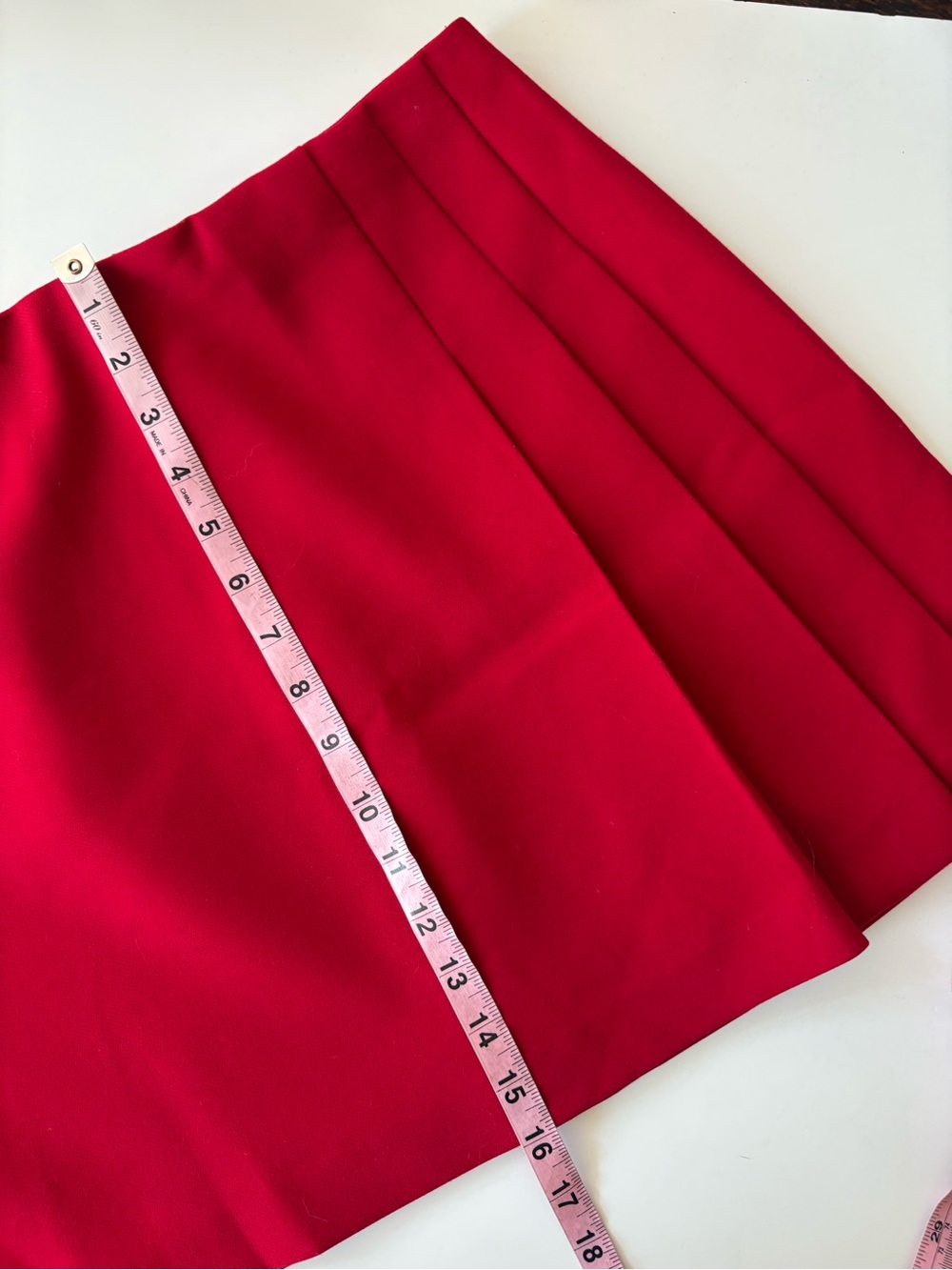 Alice + Olivia || Semira Pleated Mini Skirt in Deep Ruby Red 6 - Picture 8 of 9